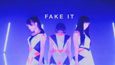 Perfume FAKE IT 